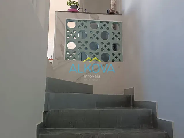 Sobrado com 260m² 3 quartos e 2 banheiros, à venda, no bairro Jardim Satélite em São José dos Campos