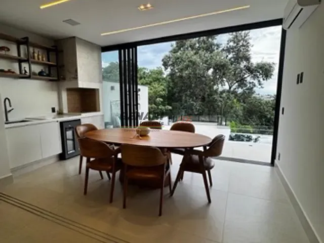 Sobrado com 208m² 3 quartos e 5 banheiros, à venda, no bairro Loteamento Park Gran Reserve em Indaiatuba