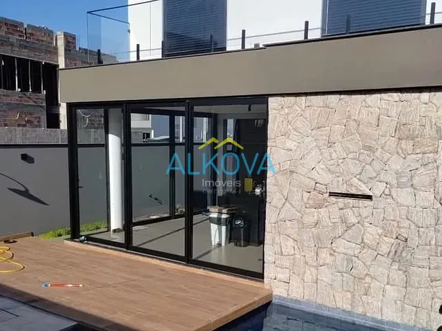 Sobrado com 347m² 4 quartos e 4 banheiros, à venda, no bairro Loteamento Terras Alpha São José dos Campos em São José dos Campos