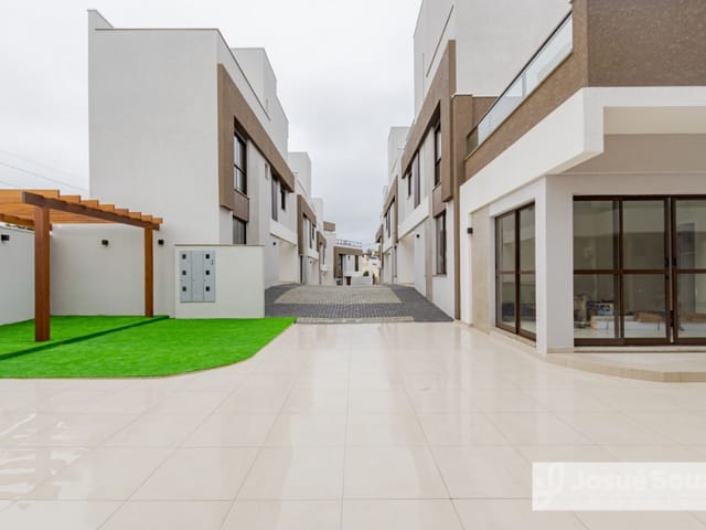 Sobrado com 127m² 3 quartos e 4 banheiros, à venda, no bairro São Lourenço em Curitiba