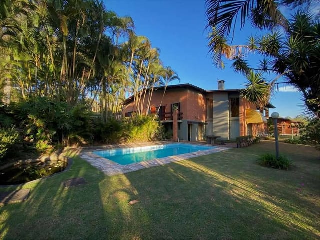 Sobrado com 2641m² 4 quartos e 6 banheiros, à venda, no bairro Chácara Vale do Rio Cotia em Carapicuíba
