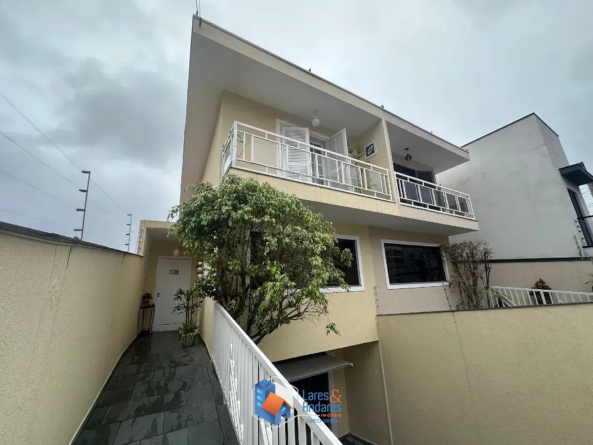 Sobrado, 3 quartos, 198 m² - Foto 1