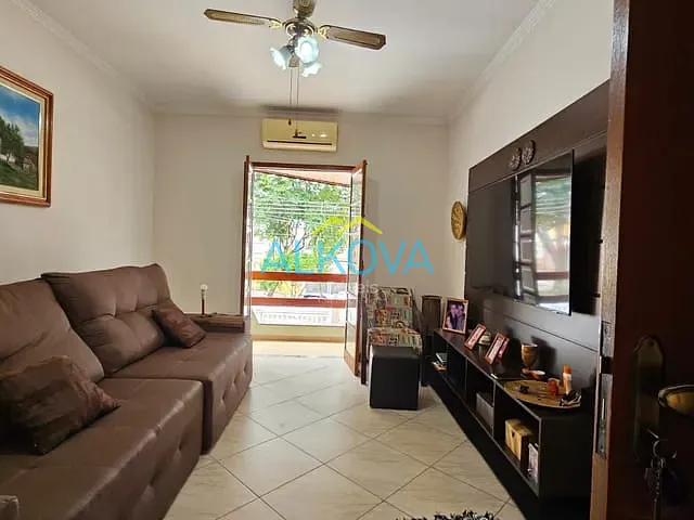 Sobrado com 130m² 2 quartos e 2 banheiros, à venda, no bairro Jardim das Indústrias em São José dos Campos