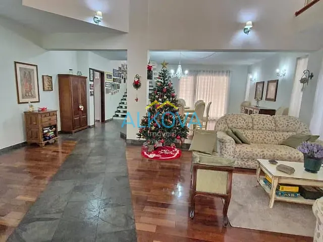 Sobrado com 450m² 4 quartos e 4 banheiros, à venda, no bairro Jardim Alvorada em São José dos Campos