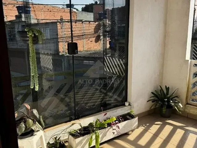 Sobrado com 132m² 5 quartos e 2 banheiros, à venda, no bairro Jardim Adelina em Mauá