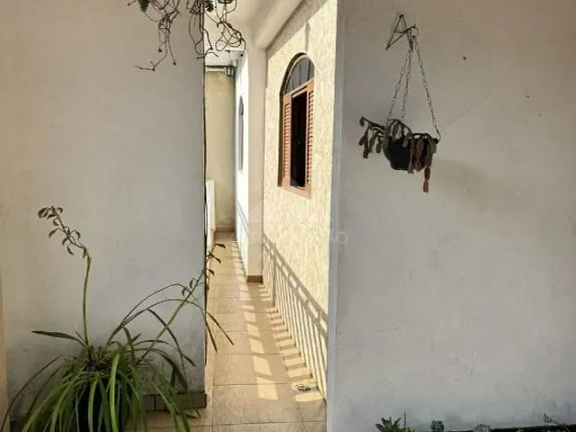 Sobrado com 132m² 5 quartos e 2 banheiros, à venda, no bairro Jardim Adelina em Mauá