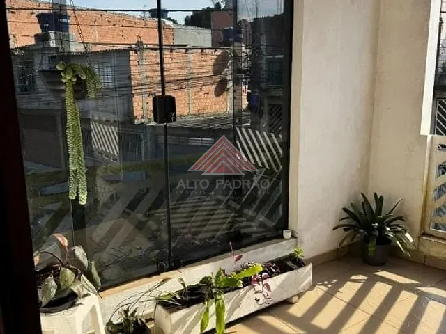Sobrado com 132m² 5 quartos e 2 banheiros, à venda, no bairro Jardim Adelina em Mauá