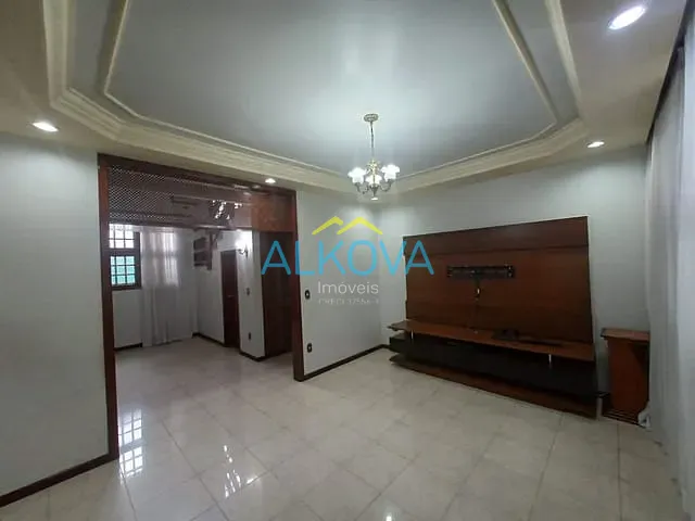 Sobrado com 360m² 4 quartos e 4 banheiros, à venda, no bairro Jardim das Colinas em São José dos Campos