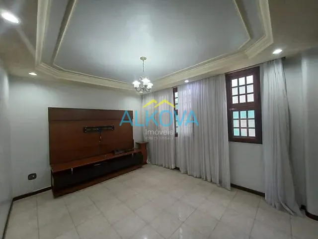 Sobrado com 360m² 4 quartos e 4 banheiros, à venda, no bairro Jardim das Colinas em São José dos Campos