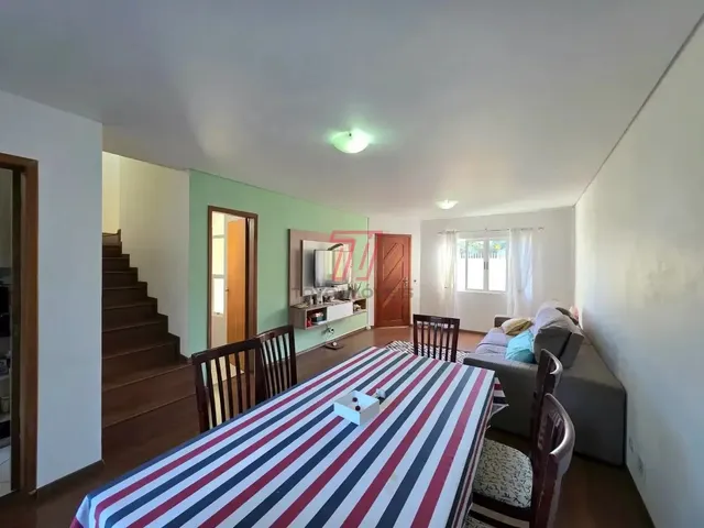 Sobrado 3 quartos e 3 banheiros, à venda, no bairro Novo Mundo em Curitiba