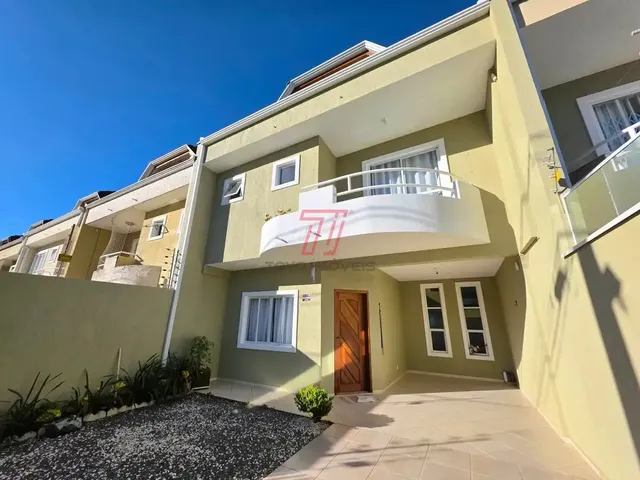 Sobrado 3 quartos e 3 banheiros, à venda, no bairro Novo Mundo em Curitiba
