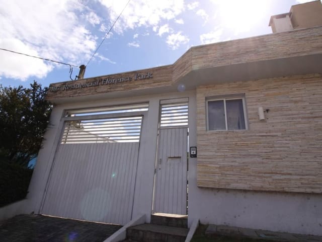 Sobrado com 130m² 3 quartos e 4 banheiros, à venda, no bairro Santo Inácio em Curitiba