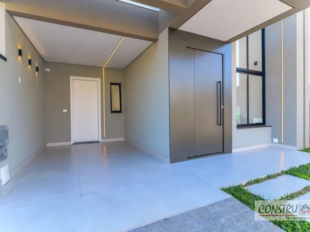 Sobrado com 127m² 3 quartos e 3 banheiros, à venda, no bairro Santa Cândida em Curitiba