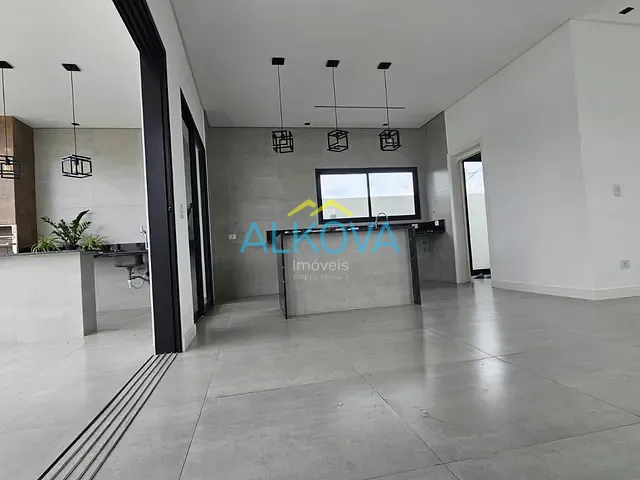 Sobrado com 250m² 3 quartos e 4 banheiros, à venda, no bairro Loteamento Fazenda Ronda em São José dos Campos