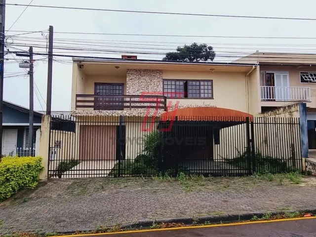 Casa com 440m² 3 quartos e 3 banheiros, à venda, no bairro Xaxim em Curitiba
