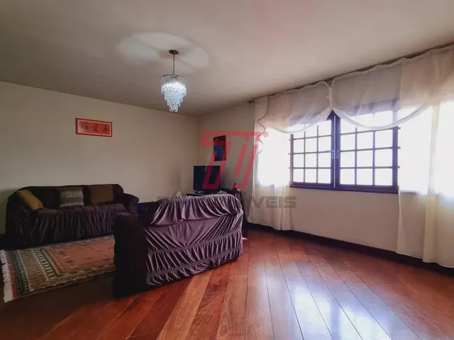 Casa com 440m² 3 quartos e 3 banheiros, à venda, no bairro Xaxim em Curitiba