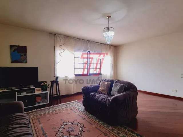 Casa com 440m² 3 quartos e 3 banheiros, à venda, no bairro Xaxim em Curitiba