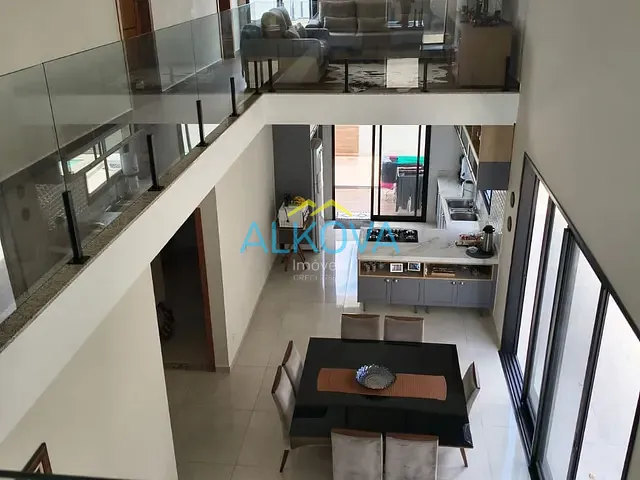 Sobrado com 300m² 4 quartos e 5 banheiros, à venda, no bairro Condomínio Terras do Vale em Caçapava