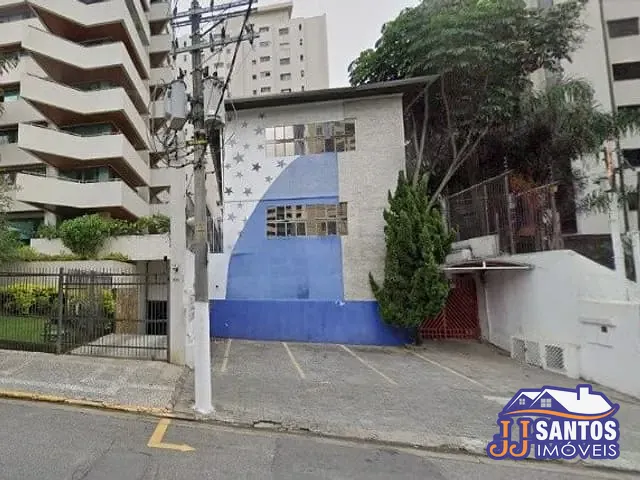 Sobrado com 420m², para alugar, no bairro Aclimação em São Paulo