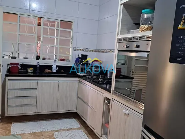 Sobrado com 175m² 3 quartos e 1 banheiro, à venda, no bairro Jardim dos Bandeirantes em São José dos Campos