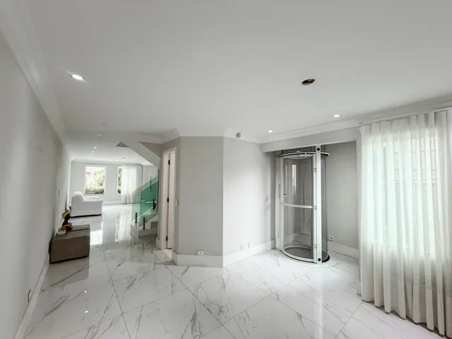 Foto do Sobrado - Sobrado para venda em Santana com 4 quartos, sendo 3 suítes, 230m² | Lares e Andares Imóveis