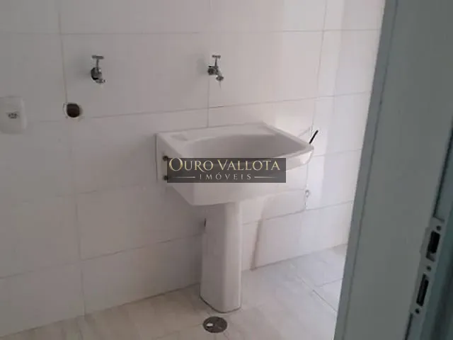 Sobrado 3 quartos e 2 banheiros, para alugar, no bairro Parque Sevilha em São Paulo