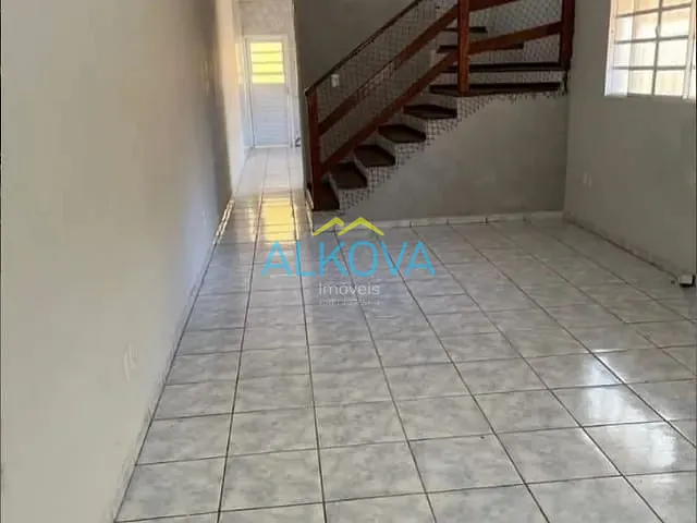 Sobrado com 150m² 3 quartos e 3 banheiros, à venda, no bairro Bosque dos Eucaliptos em São José dos Campos