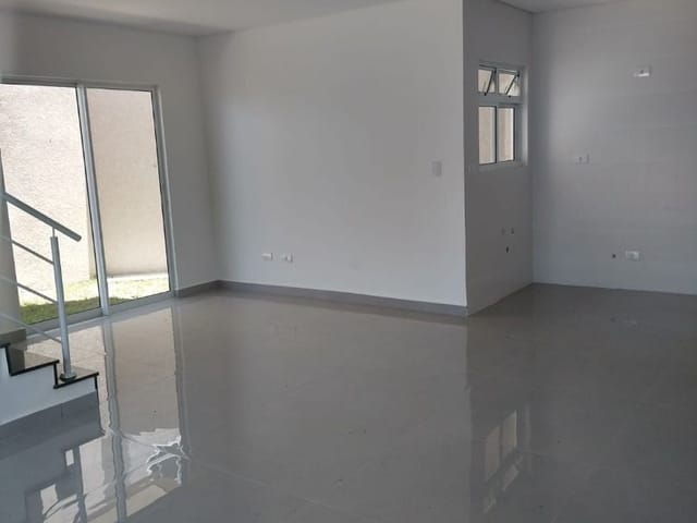 Sobrado com 90m² 3 quartos e 3 banheiros, à venda, no bairro Xaxim em Curitiba