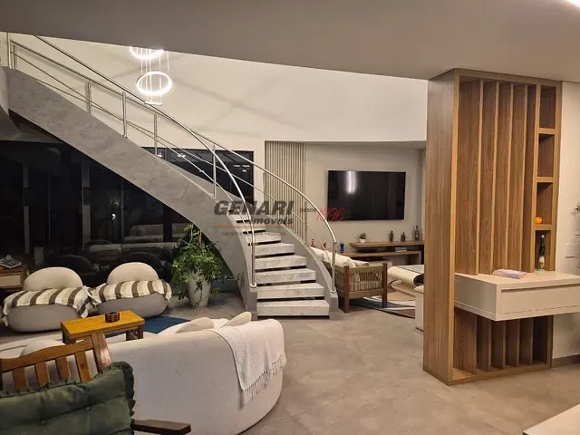 Sobrado com 585m² 4 quartos e 6 banheiros, à venda, no bairro Parque Villa dos Pinheiros em Indaiatuba