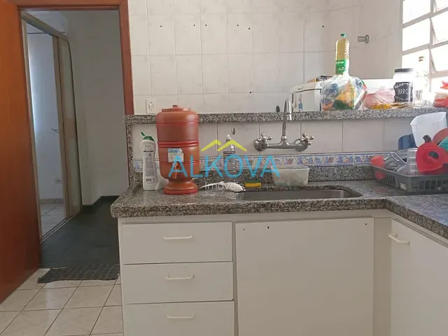 Sobrado 3 quartos e 2 banheiros, à venda, no bairro Jardim das Indústrias em São José dos Campos