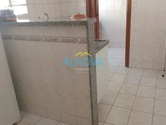 Sobrado 3 quartos e 2 banheiros, à venda, no bairro Jardim das Indústrias em São José dos Campos