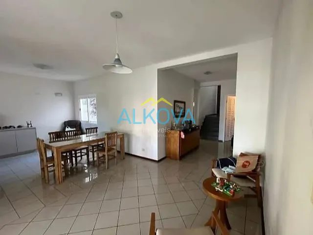 Sobrado com 600m² 4 quartos e 5 banheiros, à venda, no bairro Urbanova III em São José dos Campos