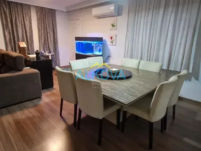 Sobrado com 250m² 3 quartos e 1 banheiro, à venda, no bairro Jardim das Indústrias em São José dos Campos