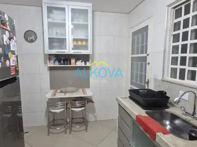 Sobrado com 250m² 3 quartos e 1 banheiro, à venda, no bairro Jardim das Indústrias em São José dos Campos