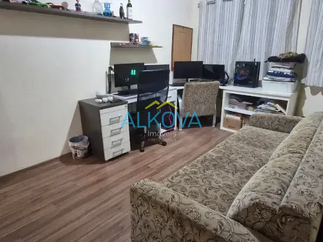 Sobrado com 250m² 3 quartos e 1 banheiro, à venda, no bairro Jardim das Indústrias em São José dos Campos