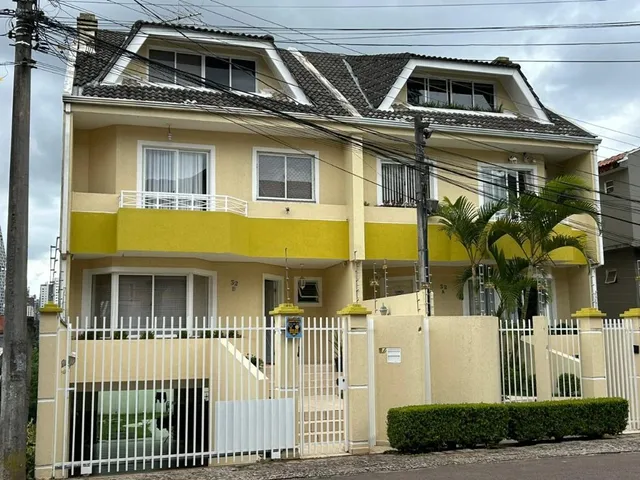 Sobrado com 188m² 4 quartos e 3 banheiros, à venda, no bairro Campina do Siqueira em Curitiba
