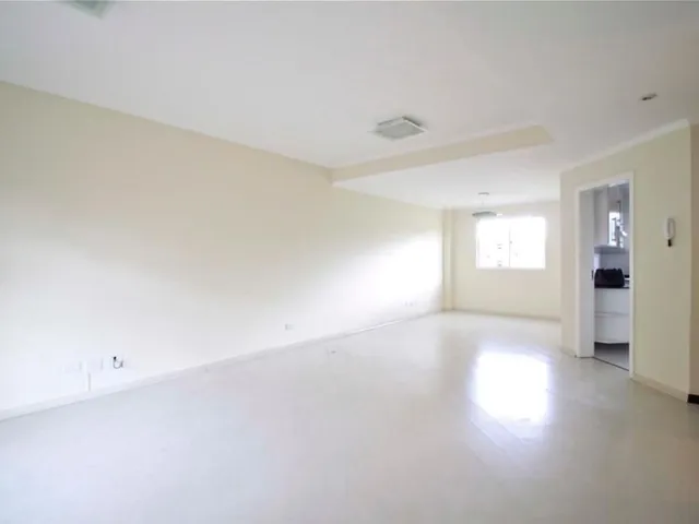 Sobrado com 188m² 4 quartos e 3 banheiros, à venda, no bairro Campina do Siqueira em Curitiba