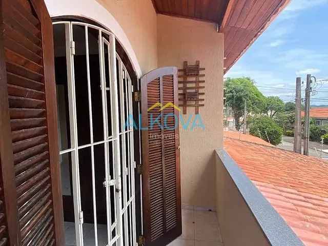 Sobrado com 125m² 3 quartos e 2 banheiros, à venda, no bairro Jardim das Indústrias em São José dos Campos