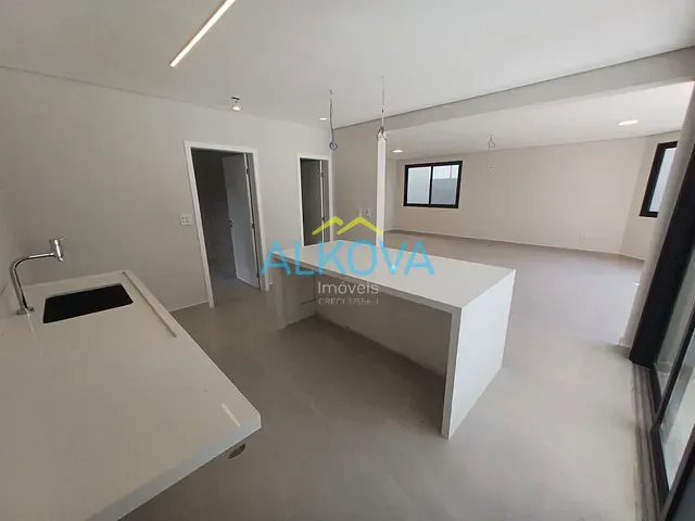 Sobrado com 360m² 5 quartos e 7 banheiros, à venda, no bairro Jardim das Colinas em São José dos Campos