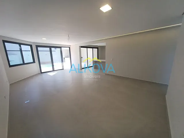 Sobrado com 360m² 5 quartos e 7 banheiros, à venda, no bairro Jardim das Colinas em São José dos Campos