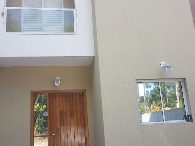 Sobrado com 227m² 3 quartos e 3 banheiros, à venda, no bairro Parque Monjolo em Cotia