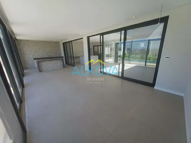 Sobrado com 720m² 4 quartos e 6 banheiros, à venda, no bairro Urbanova em São José dos Campos