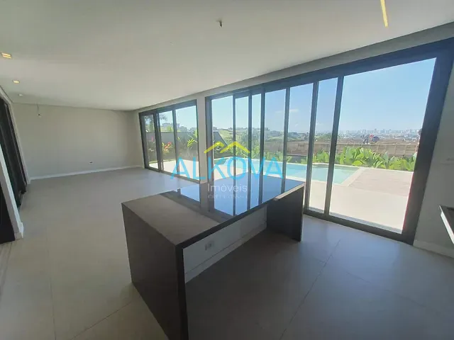 Sobrado com 720m² 4 quartos e 6 banheiros, à venda, no bairro Urbanova em São José dos Campos