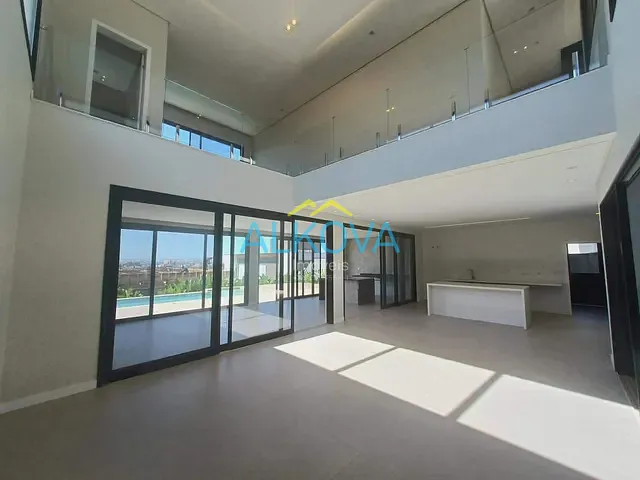 Sobrado com 720m² 4 quartos e 6 banheiros, à venda, no bairro Urbanova em São José dos Campos