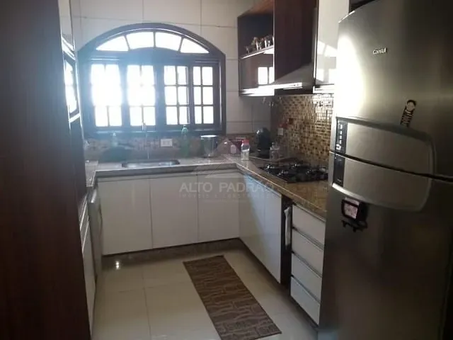 Sobrado com 250m² 3 quartos e 2 banheiros, à venda, no bairro Jardim Mauá em Mauá