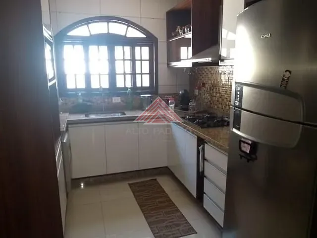 Sobrado com 250m² 3 quartos e 2 banheiros, à venda, no bairro Jardim Mauá em Mauá