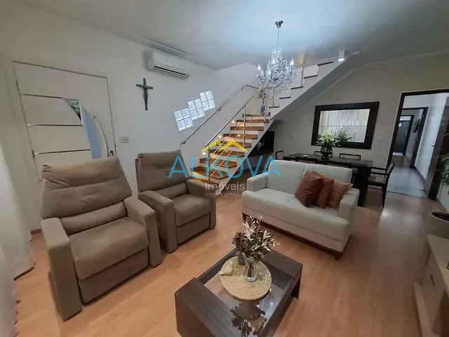 Sobrado com 180m² 3 quartos e 3 banheiros, à venda, no bairro Jardim Oriente em São José dos Campos