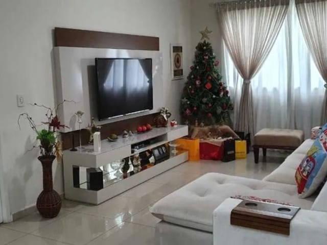 Sobrado com 240m² 4 quartos e 5 banheiros, à venda, no bairro Bela Vista em Osasco