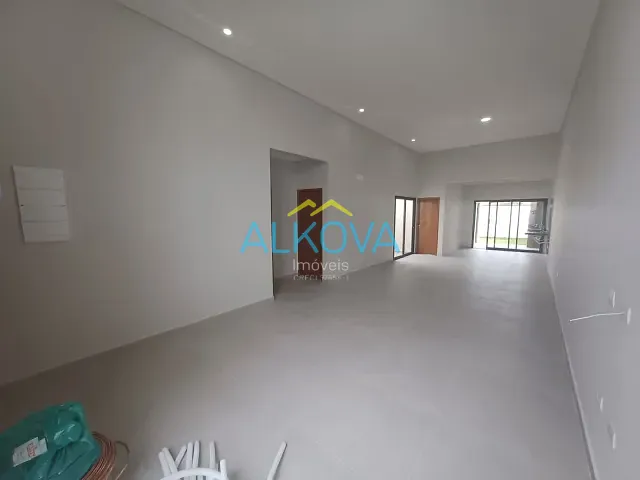 Sobrado com 175m² 3 quartos e 2 banheiros, à venda, no bairro Portal dos Passaros em São José dos Campos