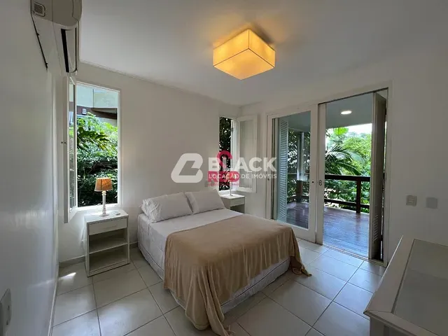 Sobrado com 280m² 4 quartos e 5 banheiros, à venda ou para alugar, no bairro Juquehy em São Sebastião